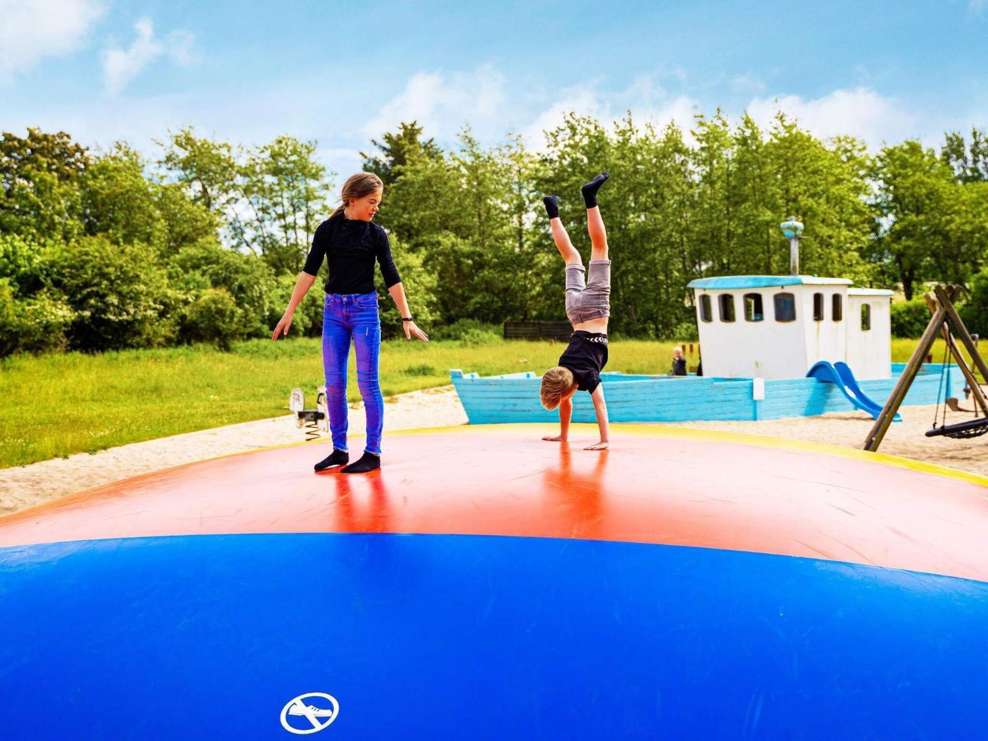 10 Person Holiday Home On A Holiday Park Blåvand Екстериор снимка