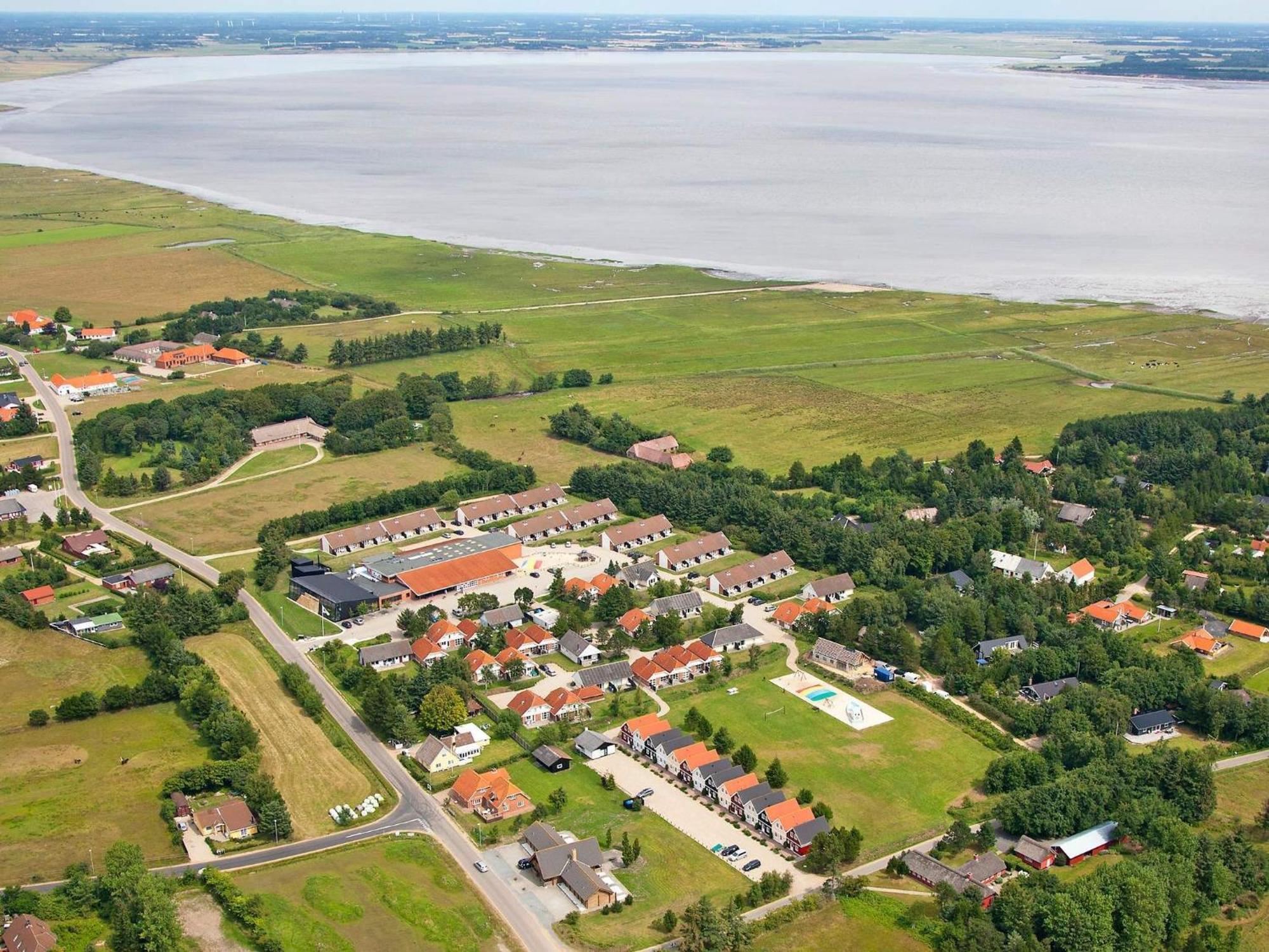10 Person Holiday Home On A Holiday Park Blåvand Екстериор снимка
