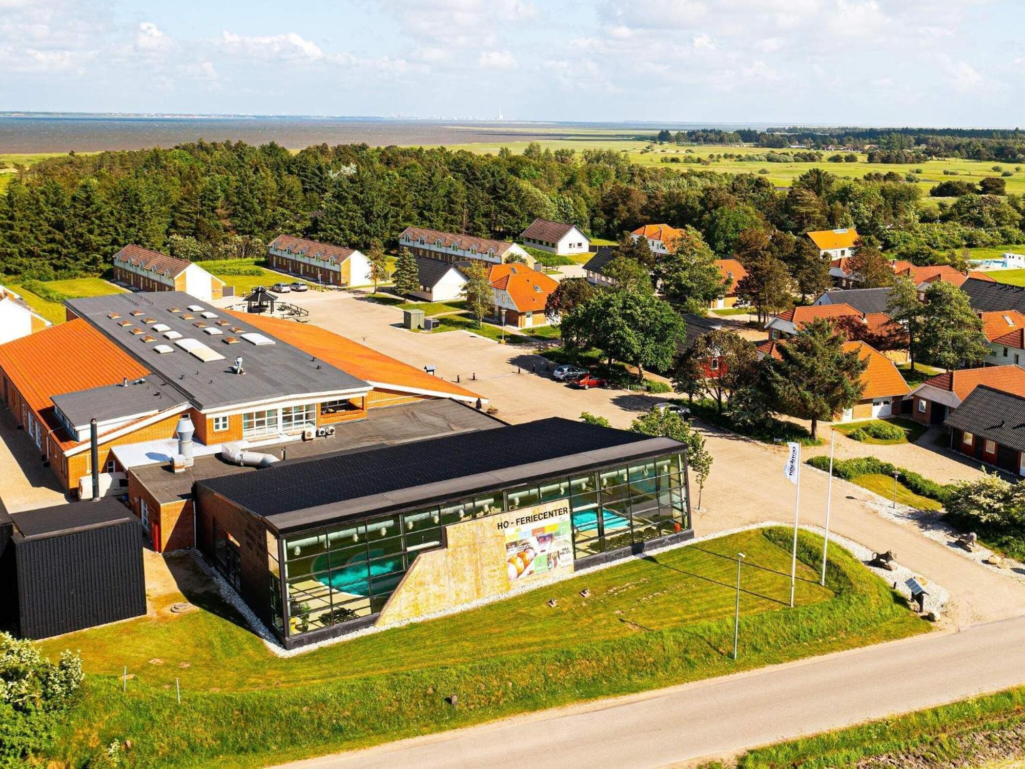 10 Person Holiday Home On A Holiday Park Blåvand Екстериор снимка