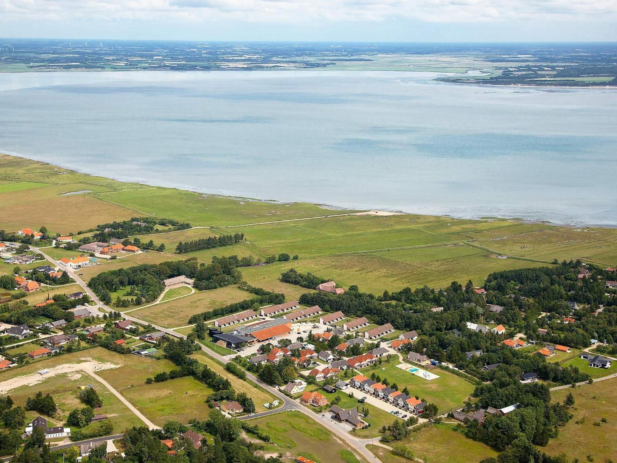 10 Person Holiday Home On A Holiday Park Blåvand Екстериор снимка