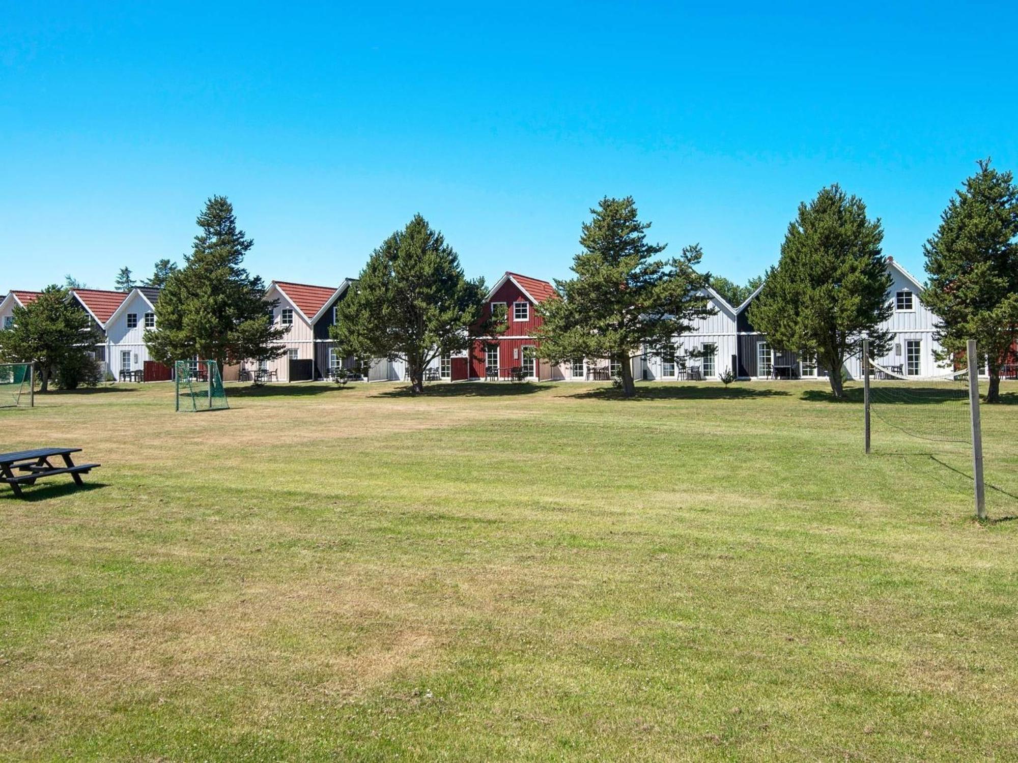 10 Person Holiday Home On A Holiday Park Blåvand Екстериор снимка